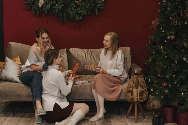 The Perfect Look with a White Pre-Lit Christmas Tree