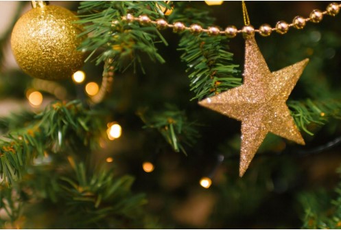Artificial Christmas Tree with Pine Cone Ornaments